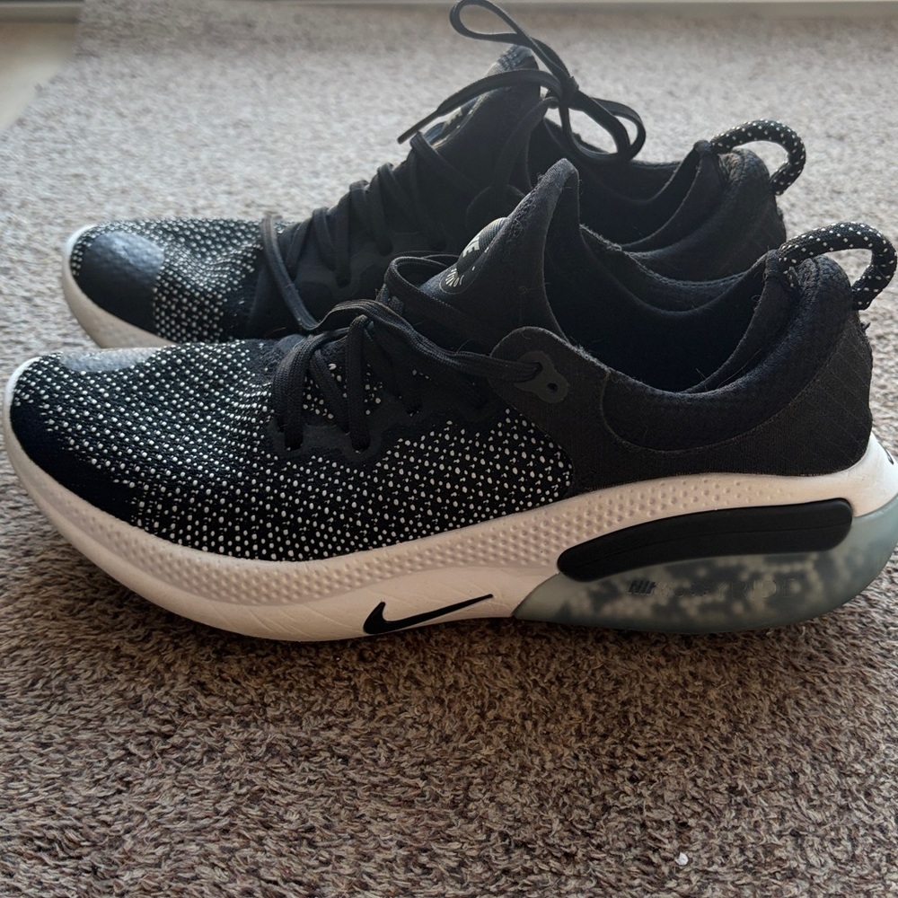 Nike Joyride run flyknit black/white womens sz 9.5